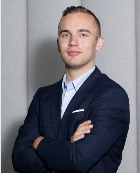 Eesnimi Perekonnanimi